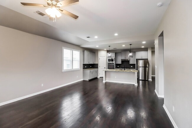 Building Photo - 8113 Pescara Cove