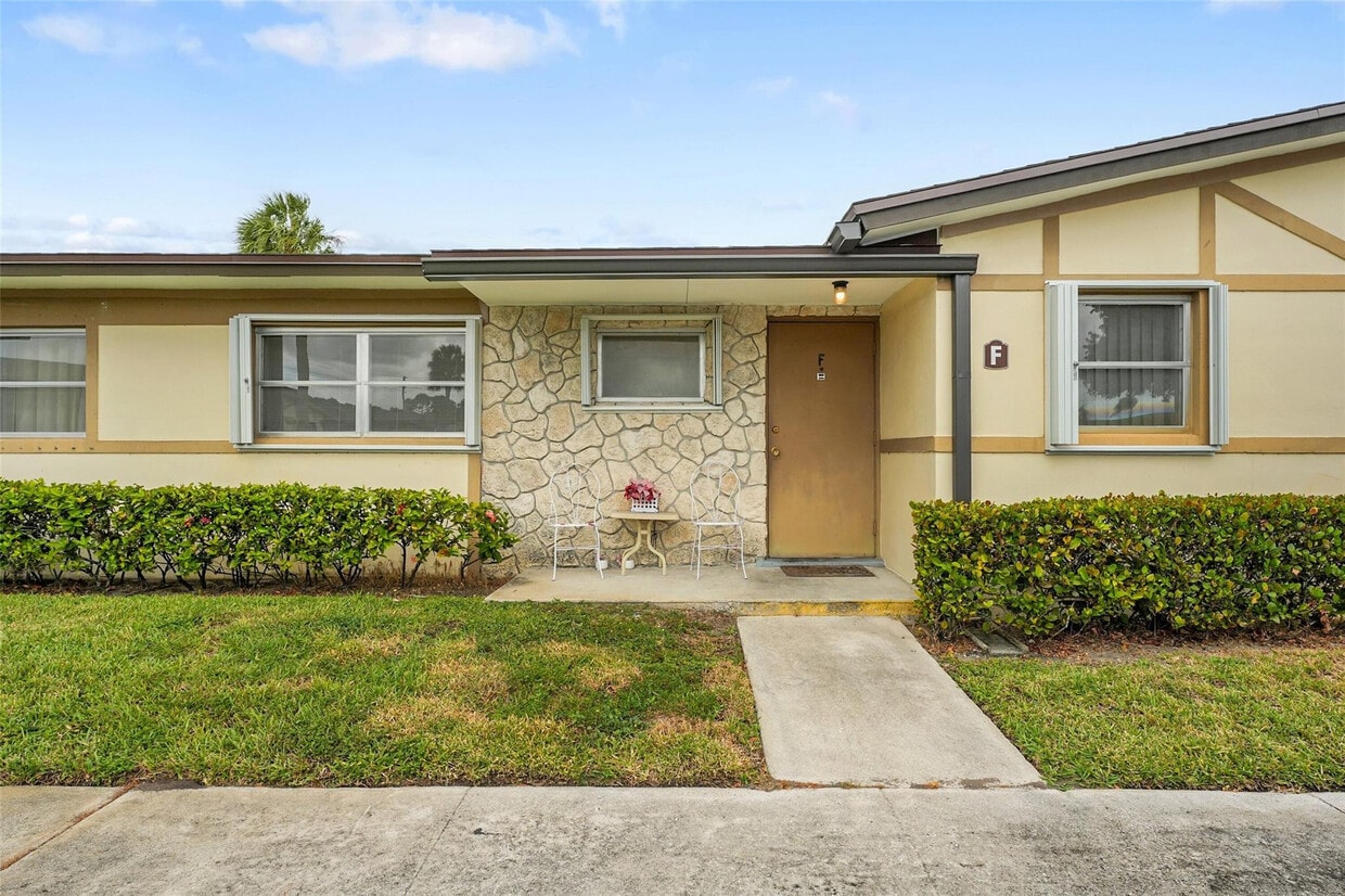 Foto principal - 2769 Ashley Dr W