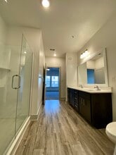 B1 Primary Bath - Azalea Bay Apartments