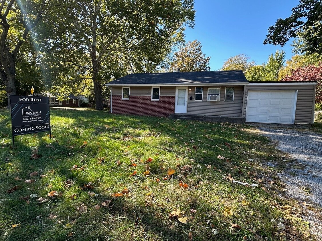 1101 N James St, Champaign, IL 61821 House Rental in Champaign, IL