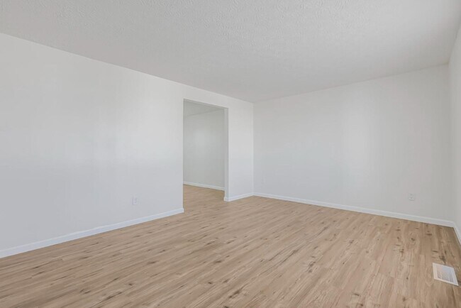 Foto del edificio - 874 Hilton Dr