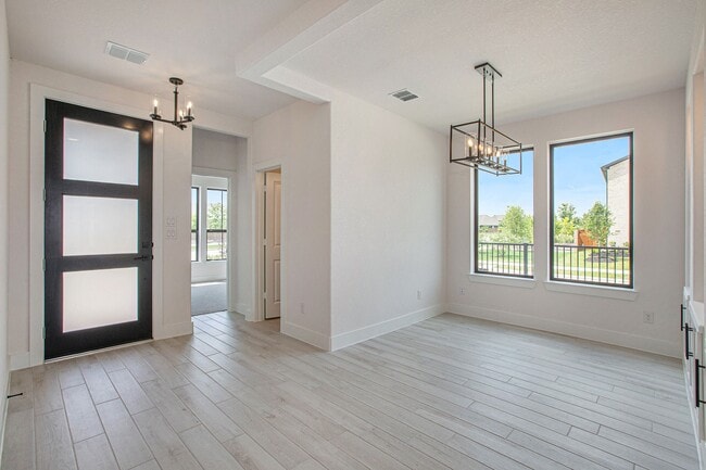 Building Photo - 15018 Bonham Shore Dr