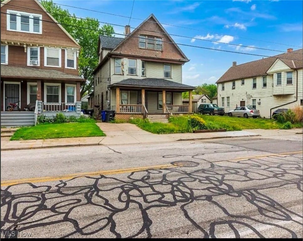3635 E 49th St Cleveland, OH 44105 – photo 1