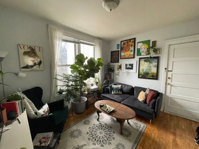 Foto del edificio - 1328 N Campbell Ave