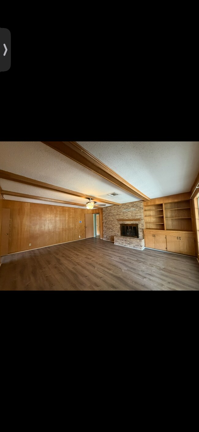 Foto del edificio - 2102 Elmwood Dr