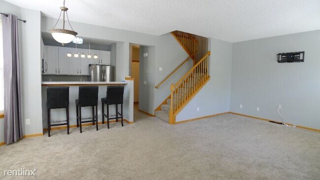 Building Photo - 3 br, 3 bath Townhome - 1601 Liberty Circle