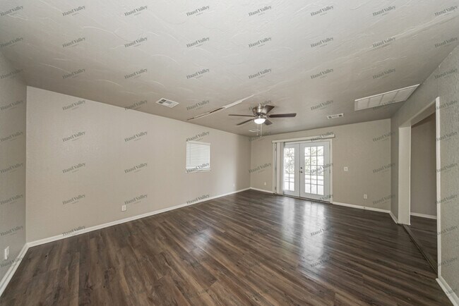 Building Photo - 912 Craig Dr