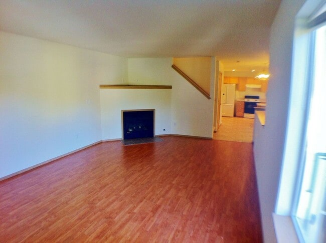 Building Photo - 3 br, 2.5 bath House - 109 Poplar St
