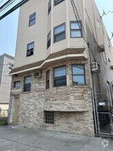 Building Photo - 82 Prospect Ave