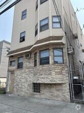 Building Photo - 82 Prospect Ave