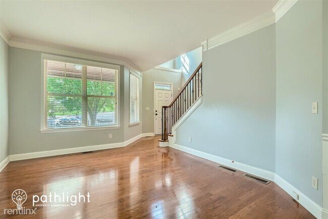 Building Photo - 4 br, 2.5 bath House - 2015 Chelsey Way UNIT