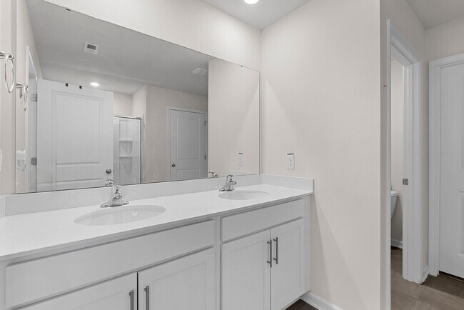 Foto del edificio - 2097 Elmridge Rd