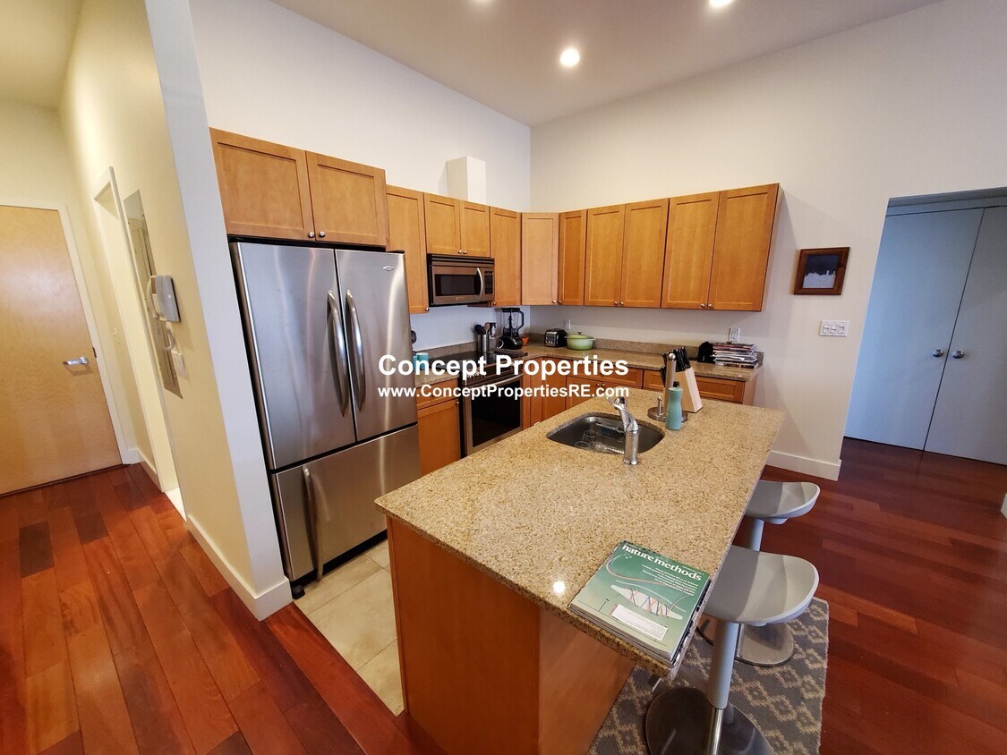 Primary Photo - 520 Harrison Ave