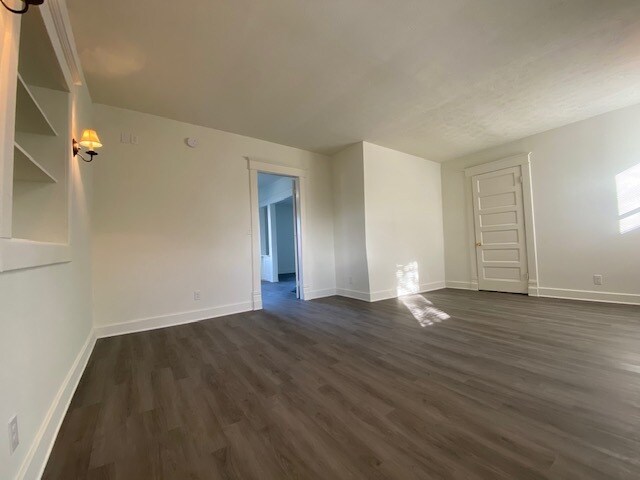 Building Photo - 54 S 6th Ave