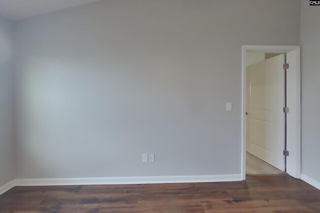 Building Photo - 711 Tallaran Rd