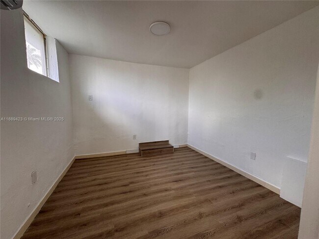 Foto del edificio - 481 E 31st St