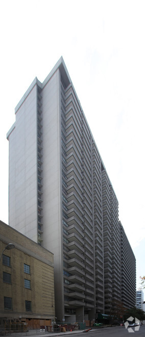 Building Photo - Carlton Court Apartments