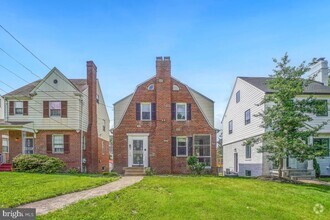 Building Photo - 2615 Otis St NE