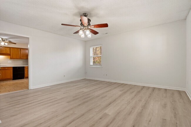 Foto del edificio - Single Family Home in South Durham- Available Now