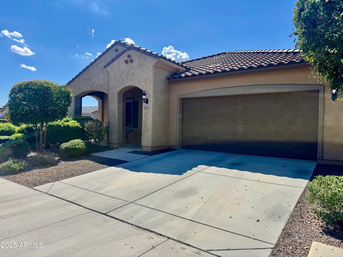 Primary Photo - 25925 W Tonto Ln