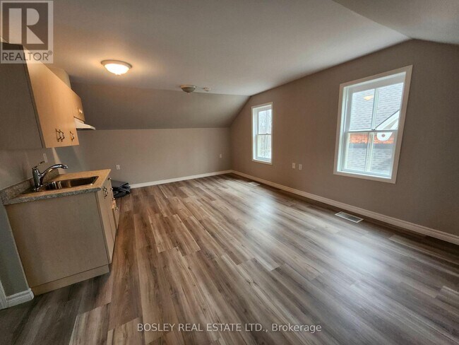 Photo du bâtiment - 5930 16th Ave