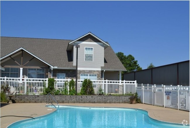 Building Photo - Fieldstone Townhomes of Bryant