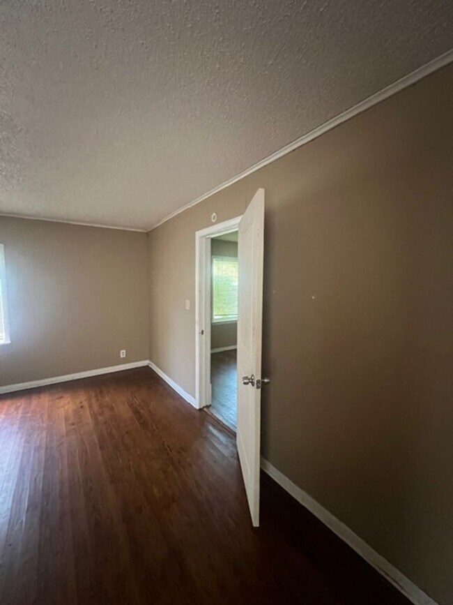 Foto del edificio - Coming Soon - Section 8 Friendly - Updated 3 Bedroom Home