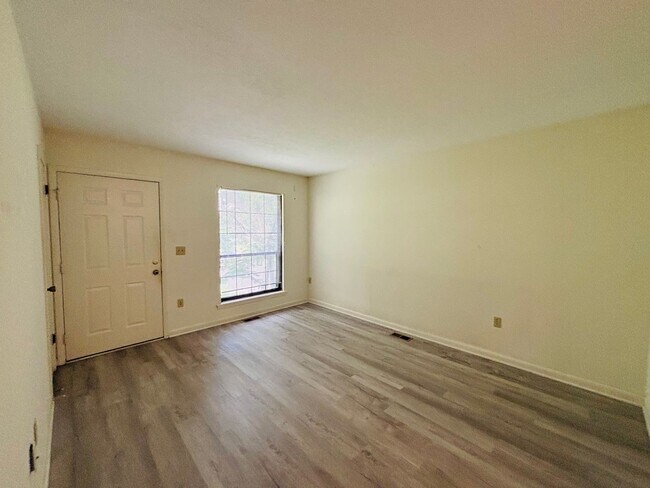 Foto del edificio - 2 Bedroom 1 Bath Duplex