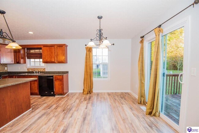 Building Photo - 605 Wind Brook Dr