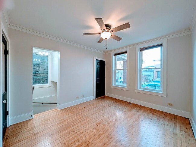 Building Photo - 3334 S May St