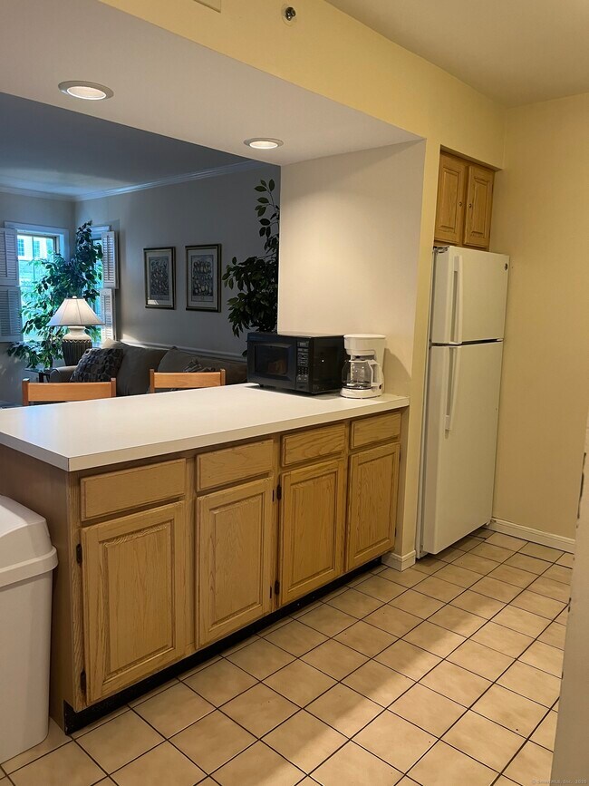 Foto del edificio - 912 Old Pond Ln