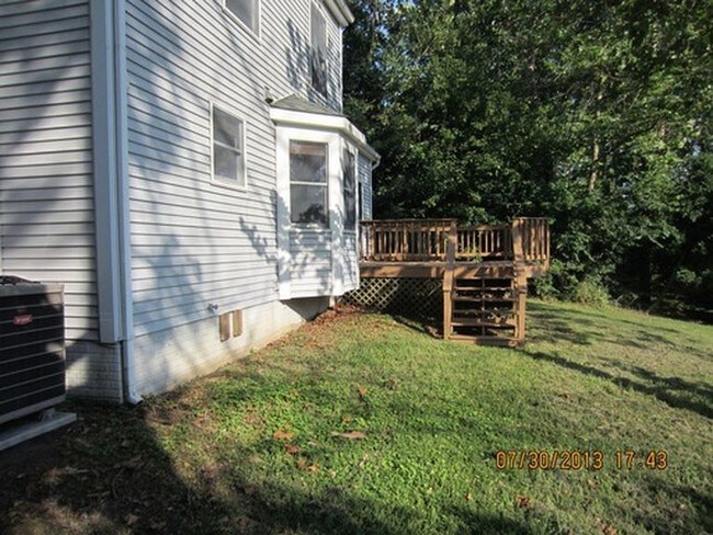 Building Photo - Waterfront Home in Aquia Harbor
