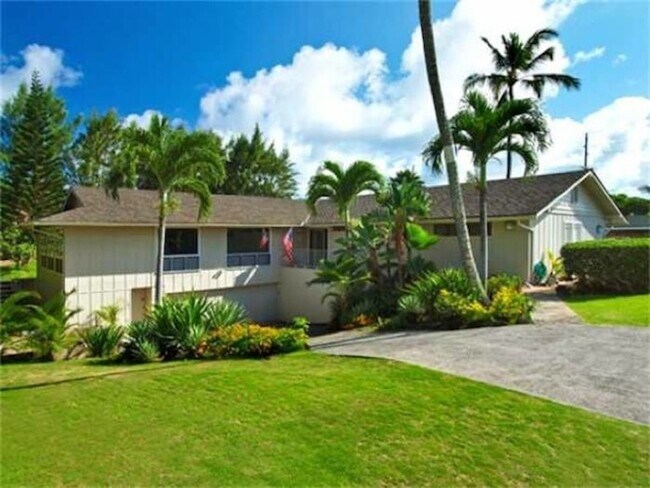 Building Photo - Large Kailua Beachside Home w/ beautiful y...