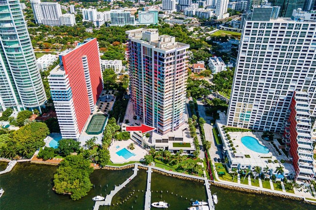 Foto del edificio - 1581 Brickell Ave