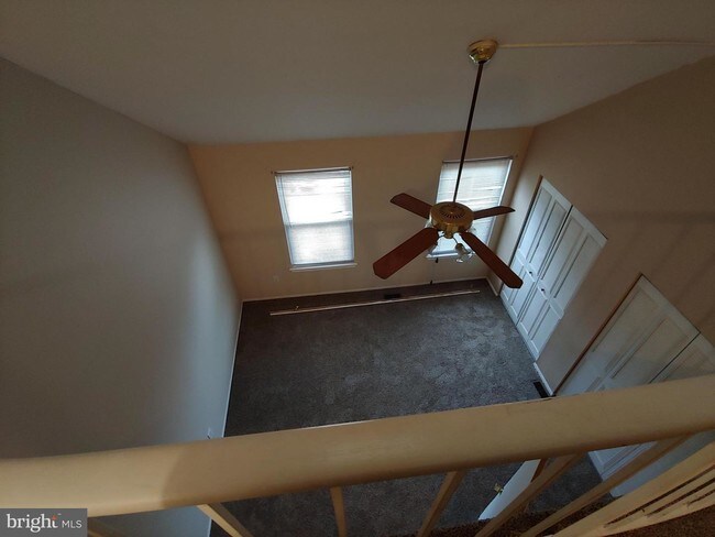 Building Photo - 6870 Ducketts Ln