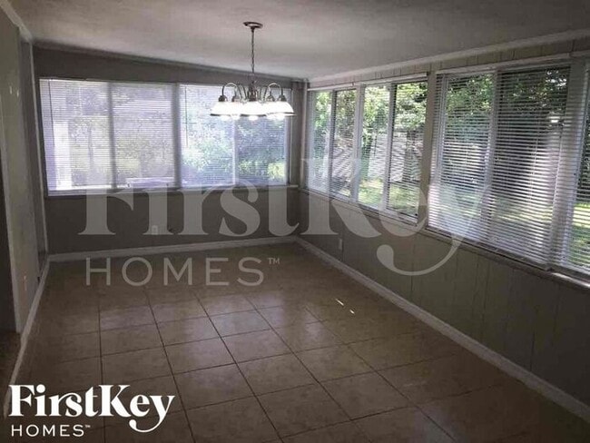 Building Photo - 1025 Sunrise Ct