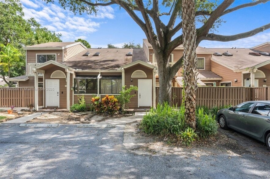 Primary Photo - 7144 Sportsman Dr