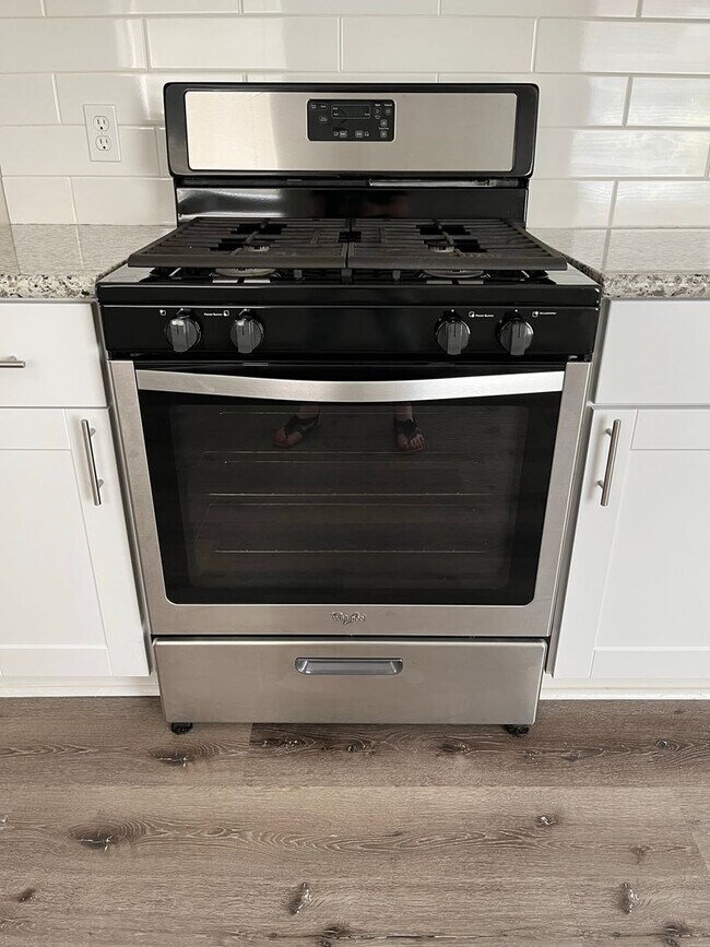 Foto del edificio - 4 bedroom, 2 bath - One story rental in Kingwood