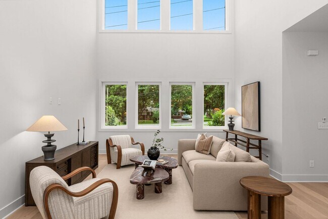 Foto del edificio - Stunning New Townhome in The Heart of East Nashville