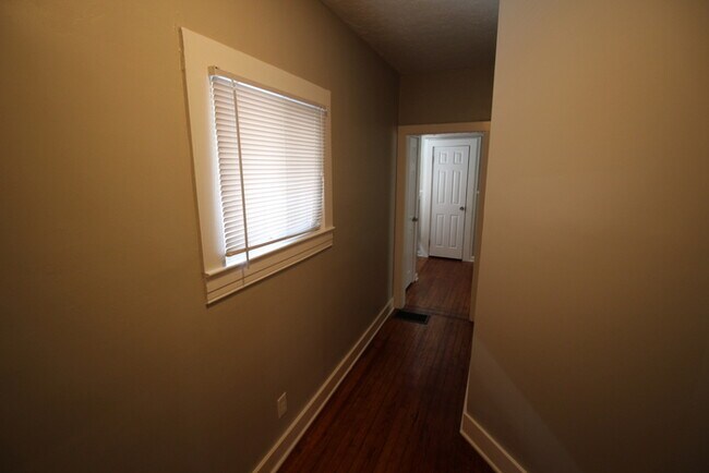Building Photo - Nice 1 bed room house