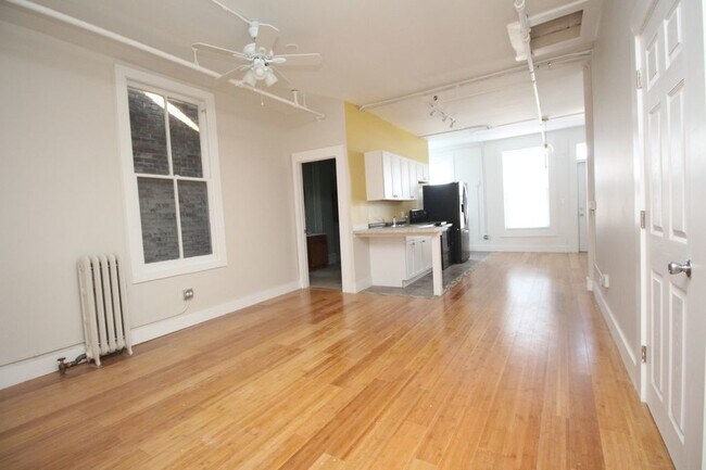Building Photo - 15 N State St