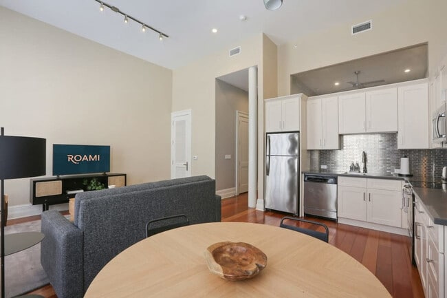 Building Photo - 822 Perdido St