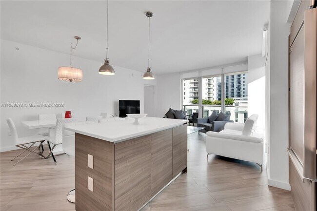 Building Photo - 1100 S Miami Ave