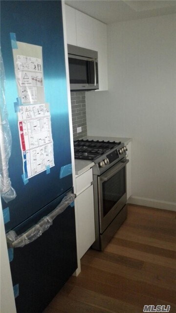 Foto del edificio - 13835-138-39 39th Ave