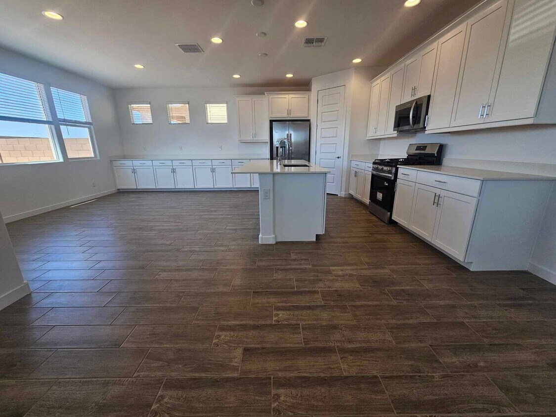 Building Photo - Coming Soon: Brand New 4 bed/3 bath in Haw...