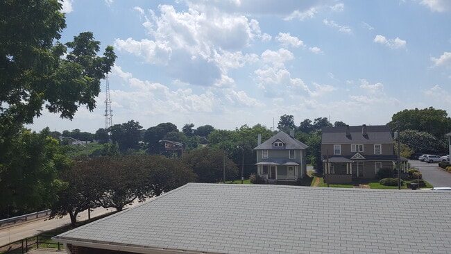 Building Photo - 116 S Marshall St