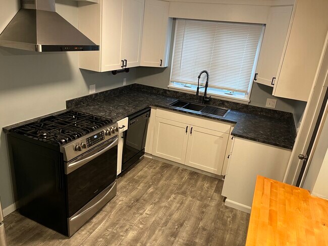 Cocina - 215 Fay Rd