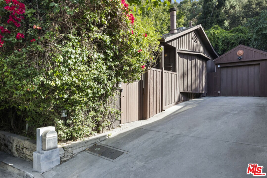 Foto principal - 8284 Kirkwood Dr