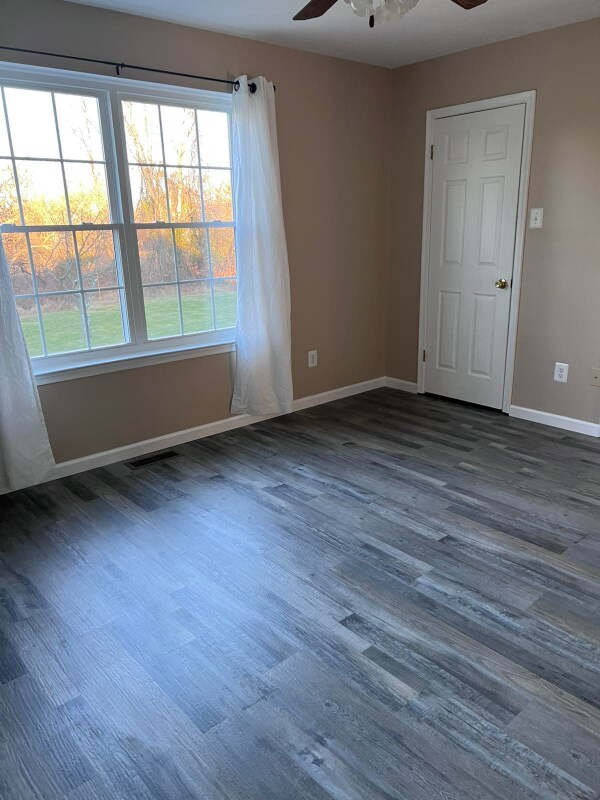 Foto del edificio - 33 Everett Dr