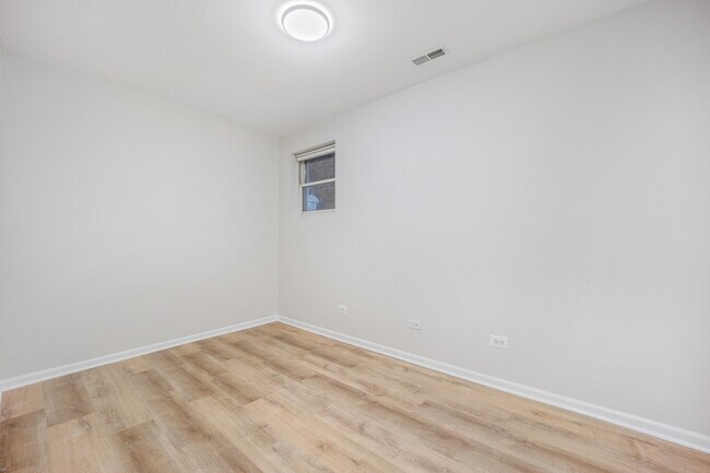 Foto del edificio - 2033 W Huron St
